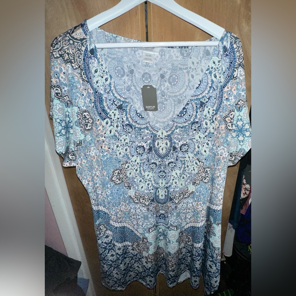 Avenue nwt blouse